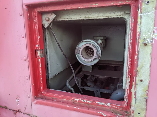 Tankautospuit wrak, marom herrington - afbeelding 44 van  76