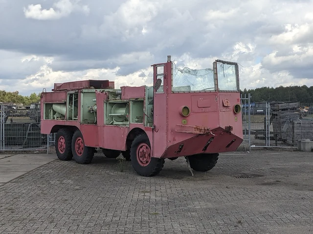 Tankautospuit wrak, marom herrington - afbeelding 34 van  76
