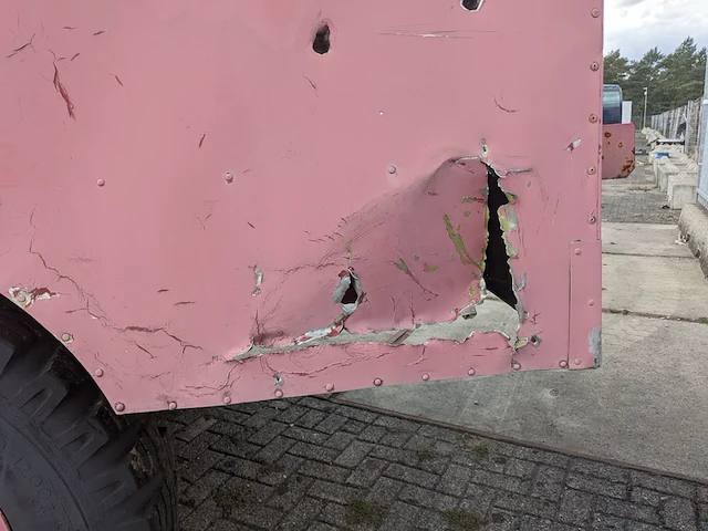 Tankautospuit wrak, marom herrington - afbeelding 48 van  76