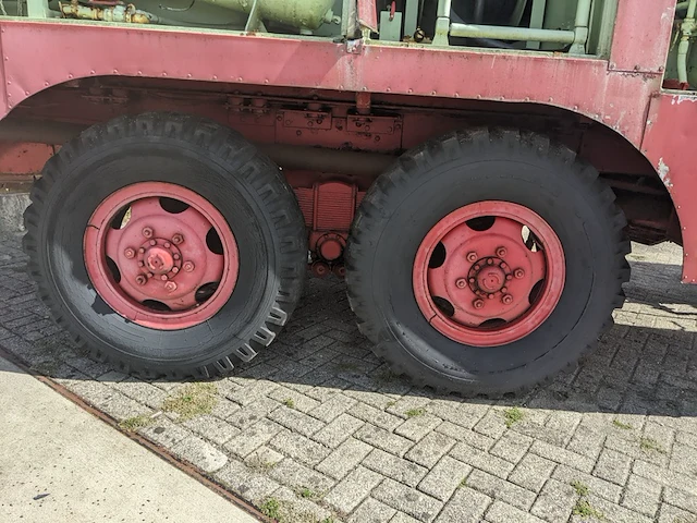 Tankautospuit wrak, marom herrington - afbeelding 63 van  76