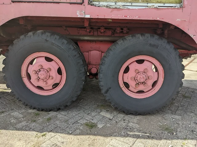 Tankautospuit wrak, marom herrington - afbeelding 64 van  76
