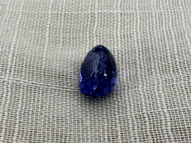 Tanzaniet - 5.60 carat natuurlijke tanzaniet (gecertificeerd) - afbeelding 2 van  4