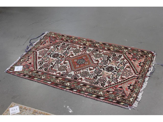 Tapijt met afmeting 120 x 75 cm. - afbeelding 2 van  2