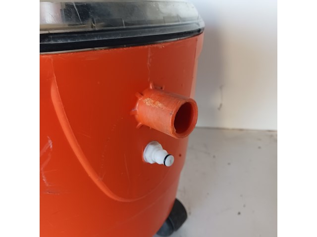 Tapijtreiniger - 230v kärcher, puzzi 100, bouwjaar 2014 - afbeelding 2 van  10