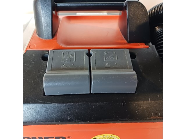 Tapijtreiniger - 230v kärcher, puzzi 100, bouwjaar 2014 - afbeelding 4 van  10