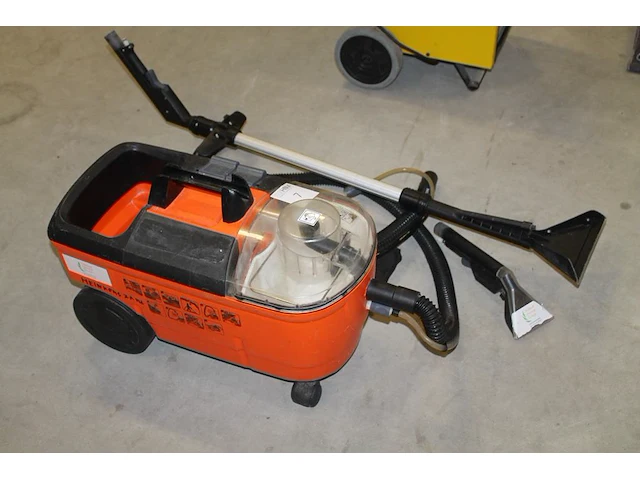 Tapijtreiniger karcher commercial puzzi 100. - afbeelding 1 van  3