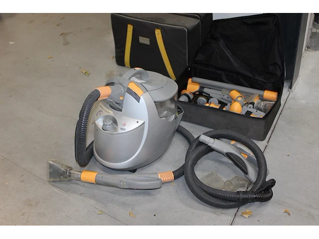 Tapijtreiniger med 919 dual evolution met grote hoeveelheid hulpstukken in 3 koffers. - afbeelding 1 van  3