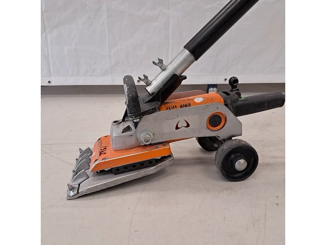 Tapijtstripper - 230v, uzin utz / wolff, duro-stripper, 2015 - afbeelding 3 van  5
