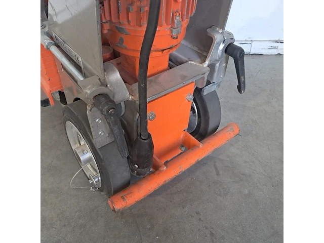 Tapijtstripper zwaar 230v, blastrac, 1-7d, 2019 - afbeelding 11 van  11