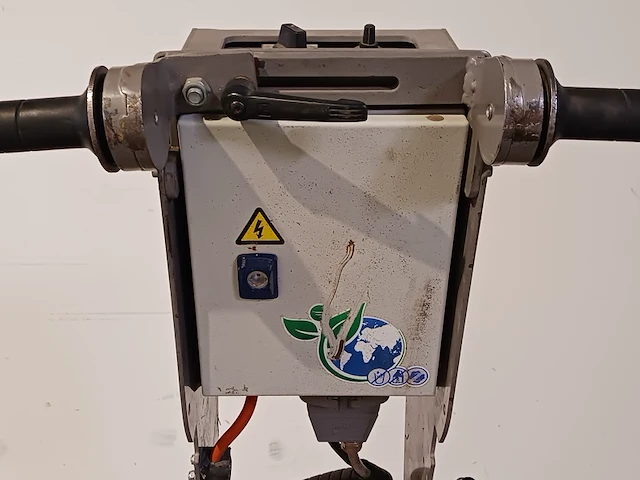 Tapijtstripper zwaar 230v blastrac, 1-7d, bouwjaar 2019 - afbeelding 7 van  11