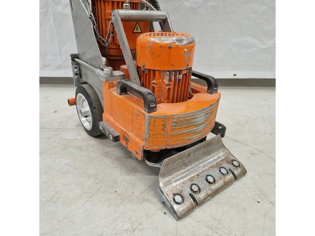 Tapijtstripper zwaar 230v blastrac, bs-75, bouwjaar 2019 - afbeelding 4 van  7