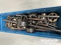 Tapijzers en tappen - afbeelding 2 van  2