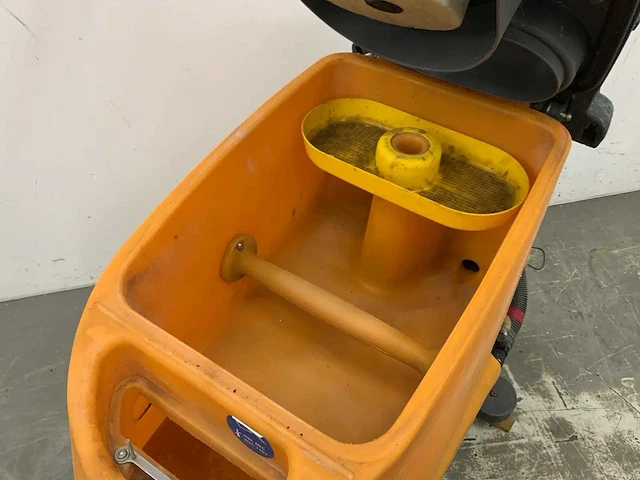 Taski - swingo 750b - schrobmachine - afbeelding 4 van  7
