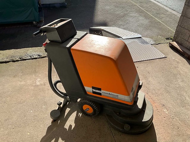 Taski co1000 veegmachine - afbeelding 10 van  11