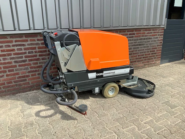 Taski combimat 1800 zelfrijdende schrobmachine - afbeelding 1 van  10