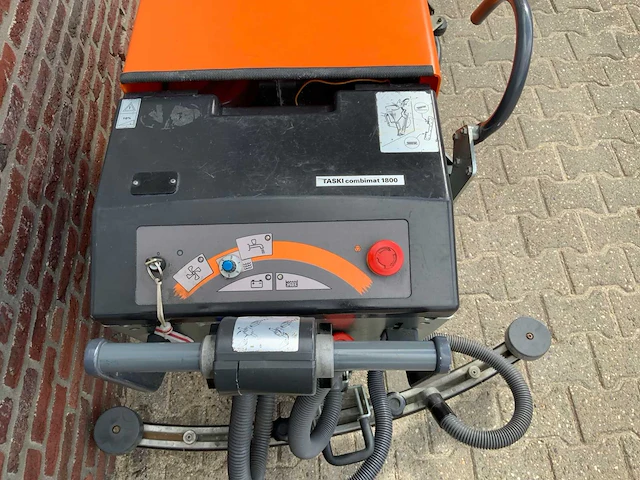 Taski combimat 1800 zelfrijdende schrobmachine - afbeelding 5 van  10