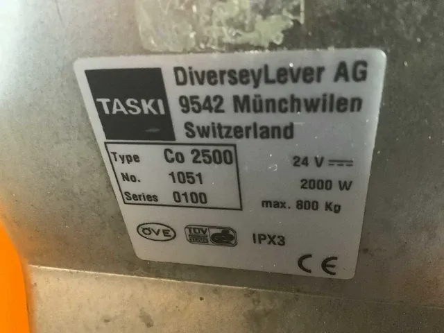 Taski combimat swingo co2500 zelfrijdende schrobmachine - afbeelding 9 van  17