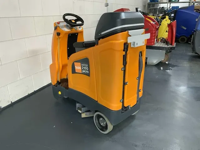 Taski swingo 2100 micro zelfrijdende schrobmachine - afbeelding 16 van  16