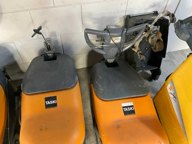 Taski swingo 450 / 750 vloerreiniger (5x) - afbeelding 6 van  9