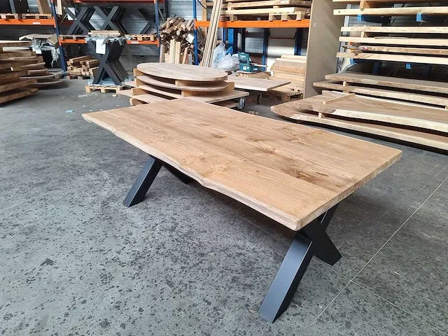 Teak boomstam eettafel 200 cm. - afbeelding 1 van  5