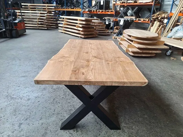 Teak boomstam eettafel 200 cm. - afbeelding 3 van  5