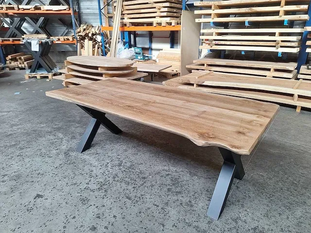 Teak boomstam eettafel 220 cm. - afbeelding 1 van  4