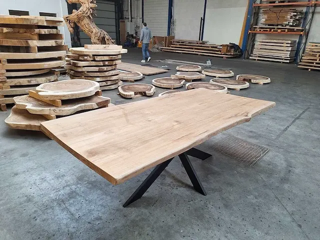 Teak boomstam eettafel 220 cm. - afbeelding 3 van  5