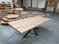 Teak boomstam eettafel 220 cm. - afbeelding 3 van  5