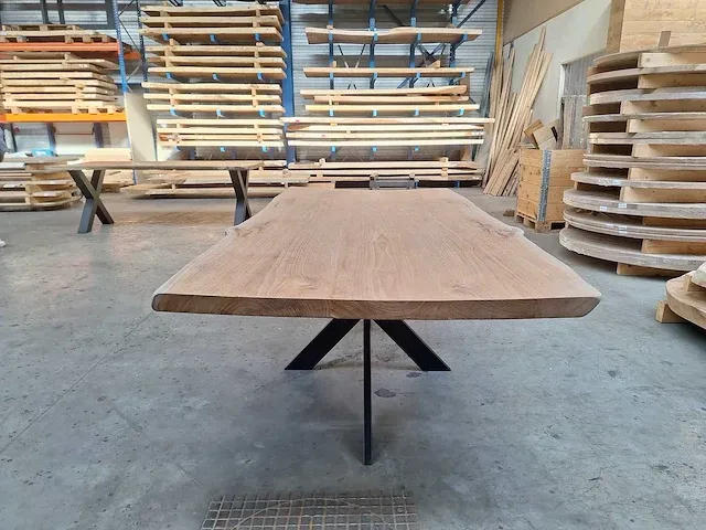Teak boomstam eettafel 220 cm. - afbeelding 4 van  5