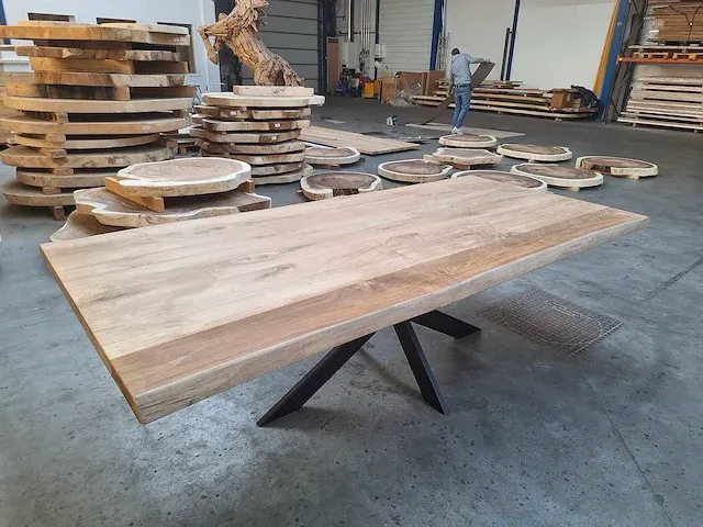 Teak boomstam eettafel 240 cm. - afbeelding 2 van  6