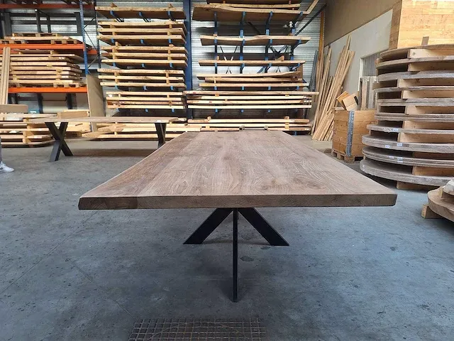 Teak boomstam eettafel 240 cm. - afbeelding 5 van  6
