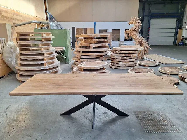 Teak boomstam eettafel 260 cm. - afbeelding 1 van  6