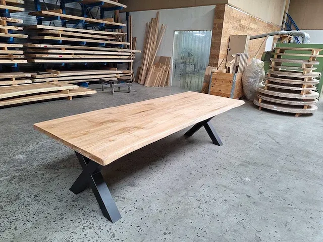 Teak boomstam eettafel 280 cm. - afbeelding 4 van  5