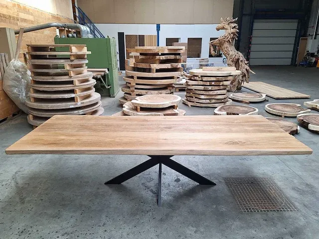 Teak boomstam eettafel 280 cm. - afbeelding 1 van  5