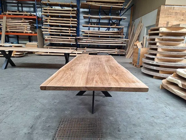 Teak boomstam eettafel 280 cm. - afbeelding 4 van  5