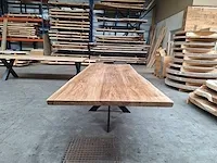 Teak boomstam eettafel 280 cm. - afbeelding 4 van  5