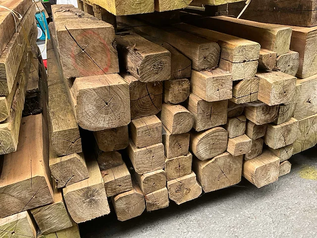 Teak houten - balken - afbeelding 1 van  4