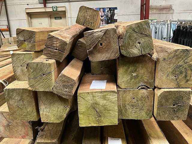 Teak houten - balken - afbeelding 1 van  3
