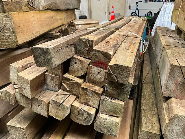 Teak houten - balken - afbeelding 1 van  3