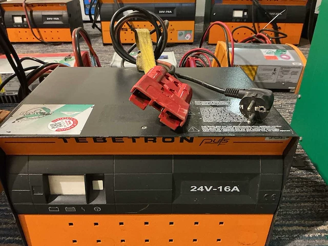 Tebetron - 24v-16a - acculaders - 2010 - afbeelding 2 van  3