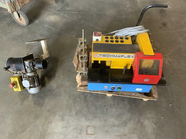 Techmaflex hydrauliekslangen snij/schilmachine - afbeelding 2 van  17