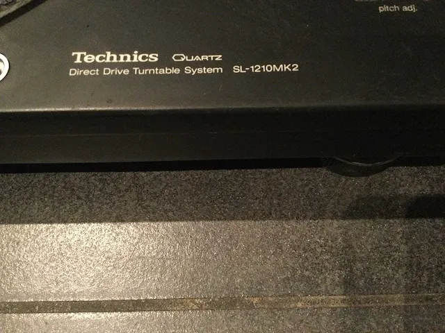 Technics sl 1210 mk2 - afbeelding 3 van  5