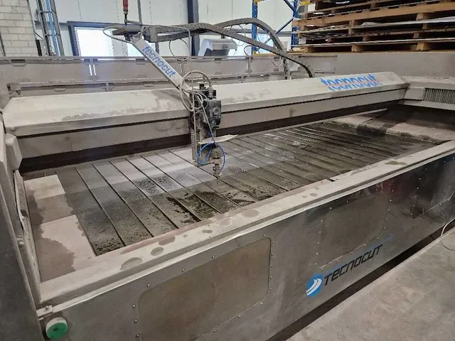Technocut - waterline 1630 - waterstraalsnijmachine - 2002 - afbeelding 4 van  12