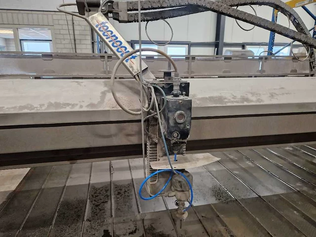 Technocut - waterline 1630 - waterstraalsnijmachine - 2002 - afbeelding 8 van  14