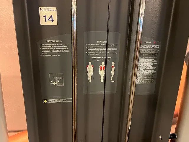 Technogym - multifunctionele lat machine - afbeelding 4 van  5