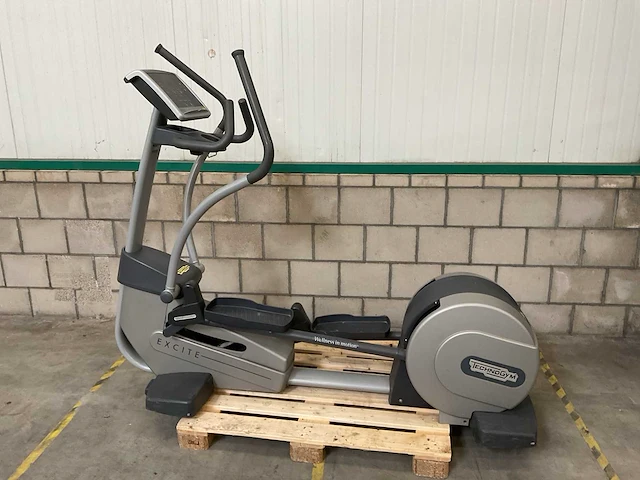 Technogym - synchro excite - 500isp - crosstrainer - afbeelding 1 van  4
