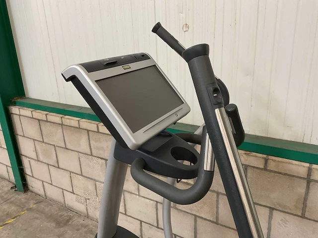 Technogym - synchro excite - 700 - crosstrainer - afbeelding 2 van  4