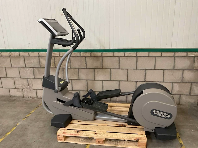 Technogym - synchro excite - 700 - crosstrainer - afbeelding 1 van  3