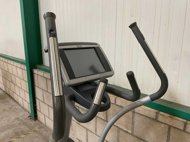 Technogym - synchro excite - 700ip - crosstrainer - afbeelding 2 van  4