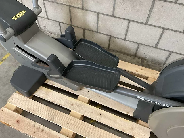 Technogym - synchro excite - 700ip - crosstrainer - afbeelding 3 van  4
